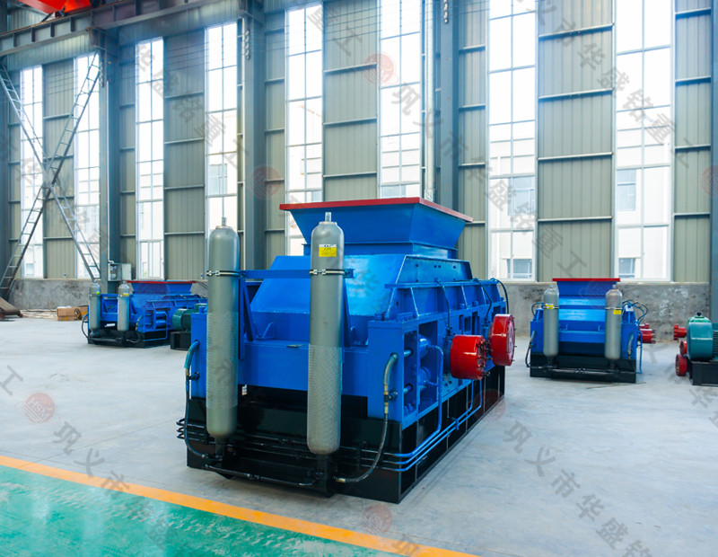 對輥制砂機型號時產(chǎn)300噸有哪些，鵝卵石制沙機一臺價格多少？